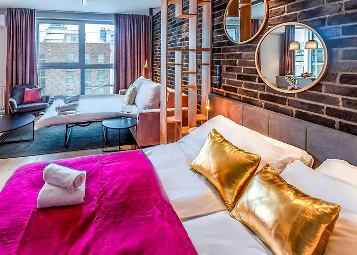 Megi & Greg Apartments